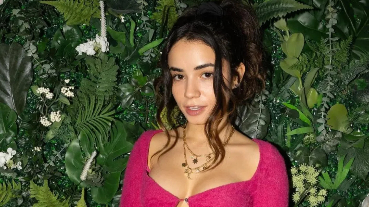 What is Daisy Blooms Real Name?